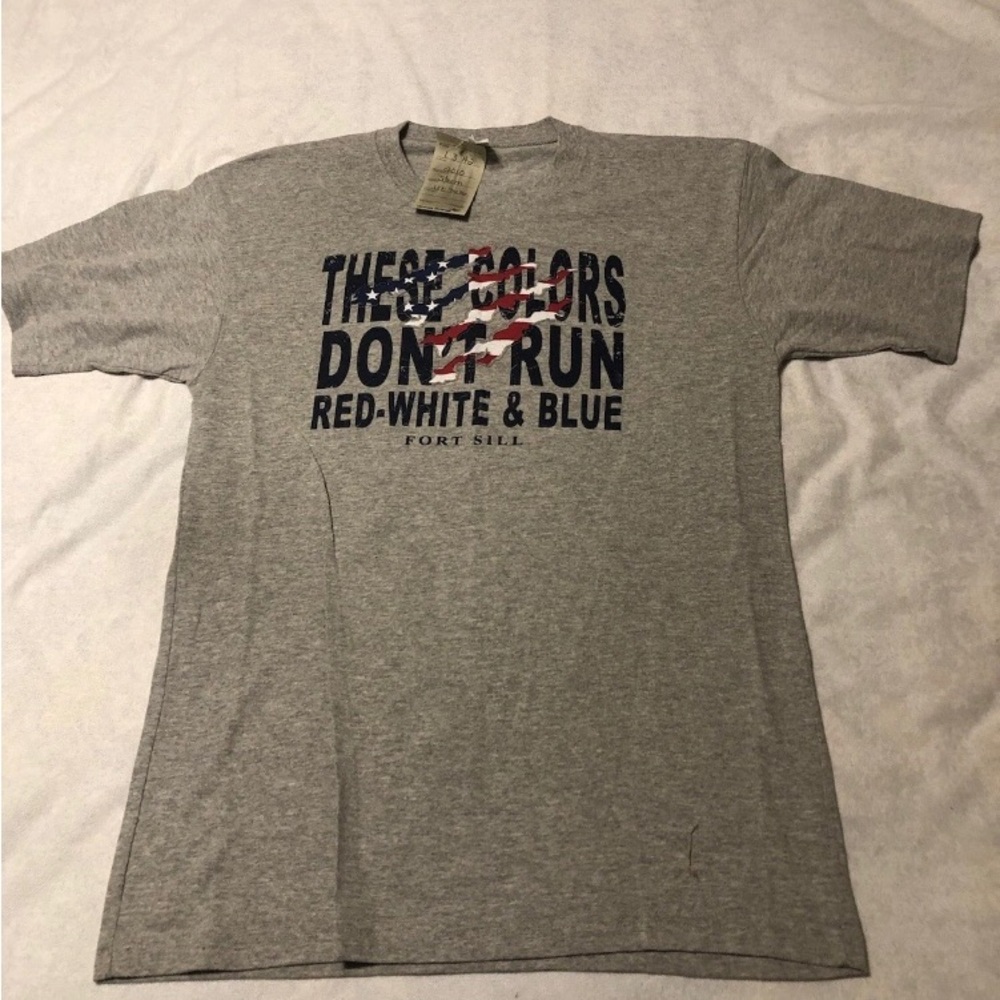 Men’s Ft Sill These Colors Don’t Run Red White & Blue Tee Shirt Size M NWT